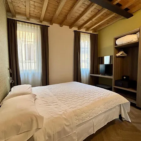 Saragozza A Due Passi Da Piazza Grande - Wifi E Parcheggio Gratuito Apartmán *