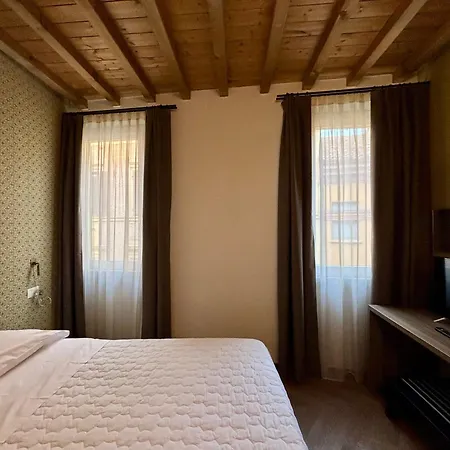 Saragozza A Due Passi Da Piazza Grande - Wifi E Parcheggio Gratuito Apartmán Modena