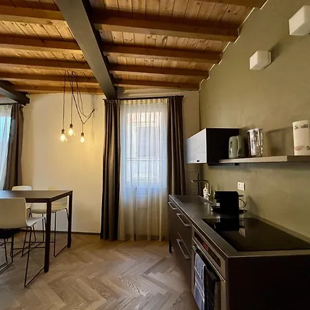 Saragozza A Due Passi Da Piazza Grande - Wifi E Parcheggio Gratuito Apartmán