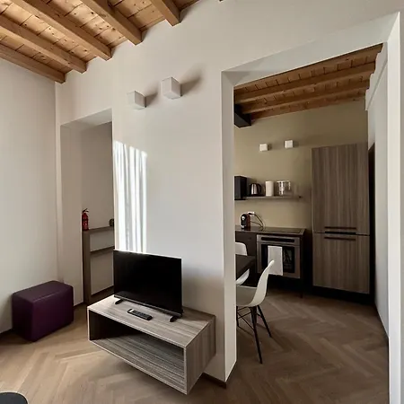 Saragozza A Due Passi Da Piazza Grande - Wifi E Parcheggio Gratuito Apartmán Modena