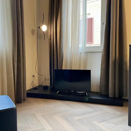 Saragozza A Due Passi Da Piazza Grande - Wifi E Parcheggio Gratuito 아파트 *
