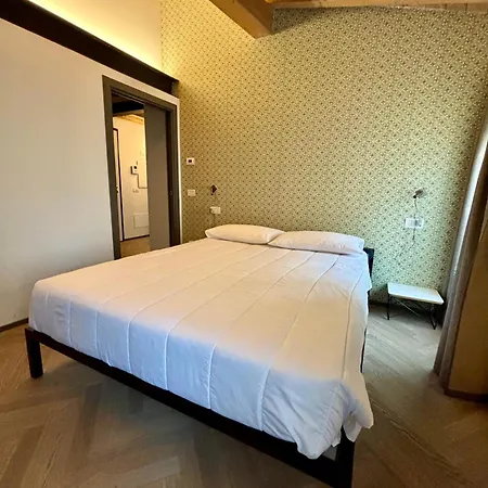 아파트 Saragozza A Due Passi Da Piazza Grande - Wifi E Parcheggio Gratuito 모데나