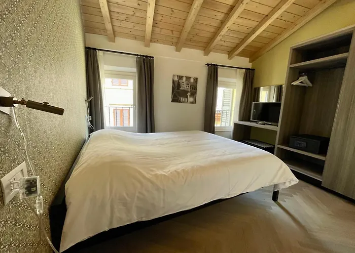 Saragozza A Due Passi Da Piazza Grande - Wifi E Parcheggio Gratuito Apartmán *