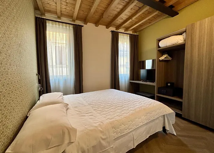Saragozza A Due Passi Da Piazza Grande - Wifi E Parcheggio Gratuito Apartmán *