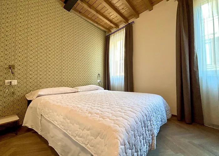 Saragozza A Due Passi Da Piazza Grande - Wifi E Parcheggio Gratuito Apartmán *