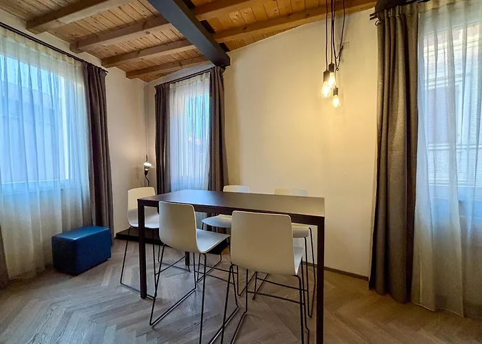 Saragozza A Due Passi Da Piazza Grande - Wifi E Parcheggio Gratuito アパート モデナ