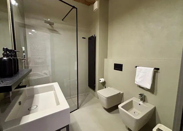 アパート Saragozza A Due Passi Da Piazza Grande - Wifi E Parcheggio Gratuito モデナ