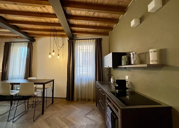Saragozza A Due Passi Da Piazza Grande - Wifi E Parcheggio Gratuito Apartmán