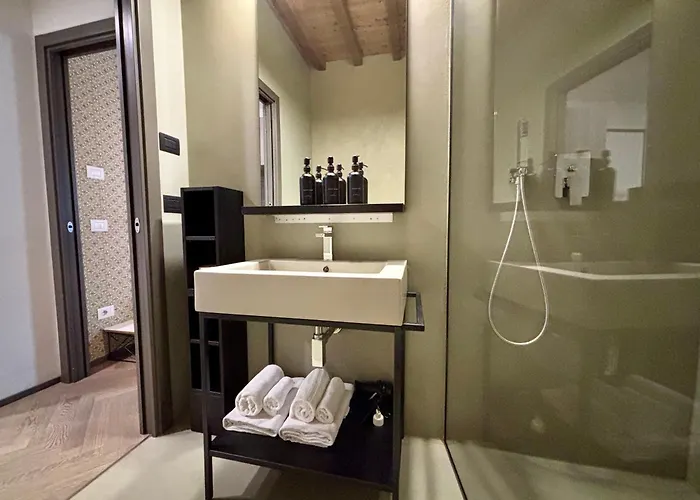 Saragozza A Due Passi Da Piazza Grande - Wifi E Parcheggio Gratuito モデナ