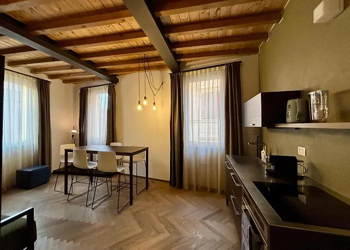 Saragozza A Due Passi Da Piazza Grande - Wifi E Parcheggio Gratuito Apartmán Modena