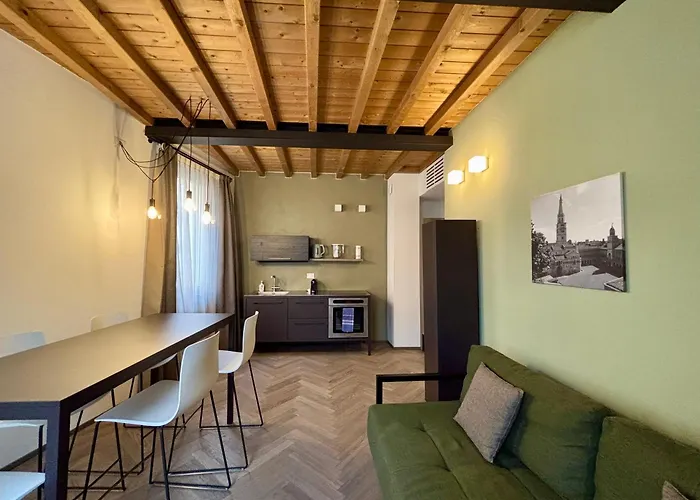 Saragozza A Due Passi Da Piazza Grande - Wifi E Parcheggio Gratuito Apartmán *