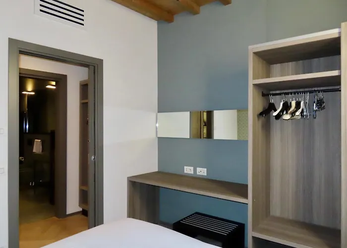 Saragozza A Due Passi Da Piazza Grande - Wifi E Parcheggio Gratuito Apartmán