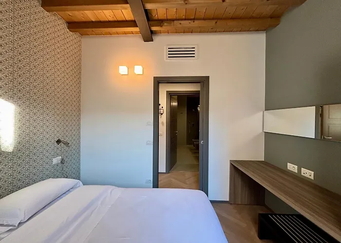 Saragozza A Due Passi Da Piazza Grande - Wifi E Parcheggio Gratuito Apartmán *
