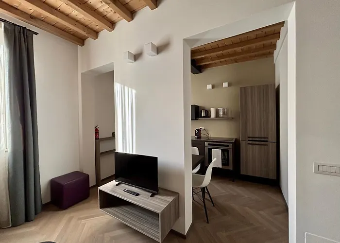 Saragozza A Due Passi Da Piazza Grande - Wifi E Parcheggio Gratuito Apartmán Modena