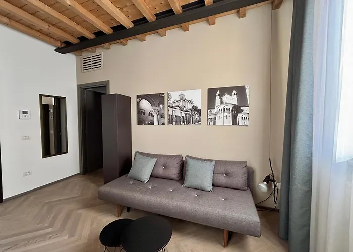 Saragozza A Due Passi Da Piazza Grande - Wifi E Parcheggio Gratuito アパート モデナ